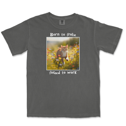 Comfort Colors T-Shirt Born to Frolic  in Pepper