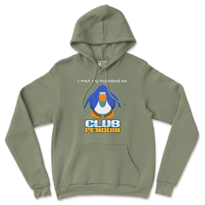 Gildan SoftStyle Hoodie Club Penguin Husband  in Military-Green