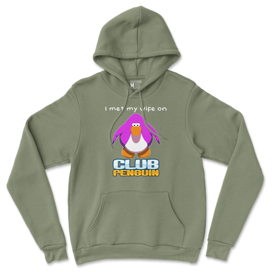 Gildan SoftStyle Hoodie Club Penguin Wife  in Military-Green