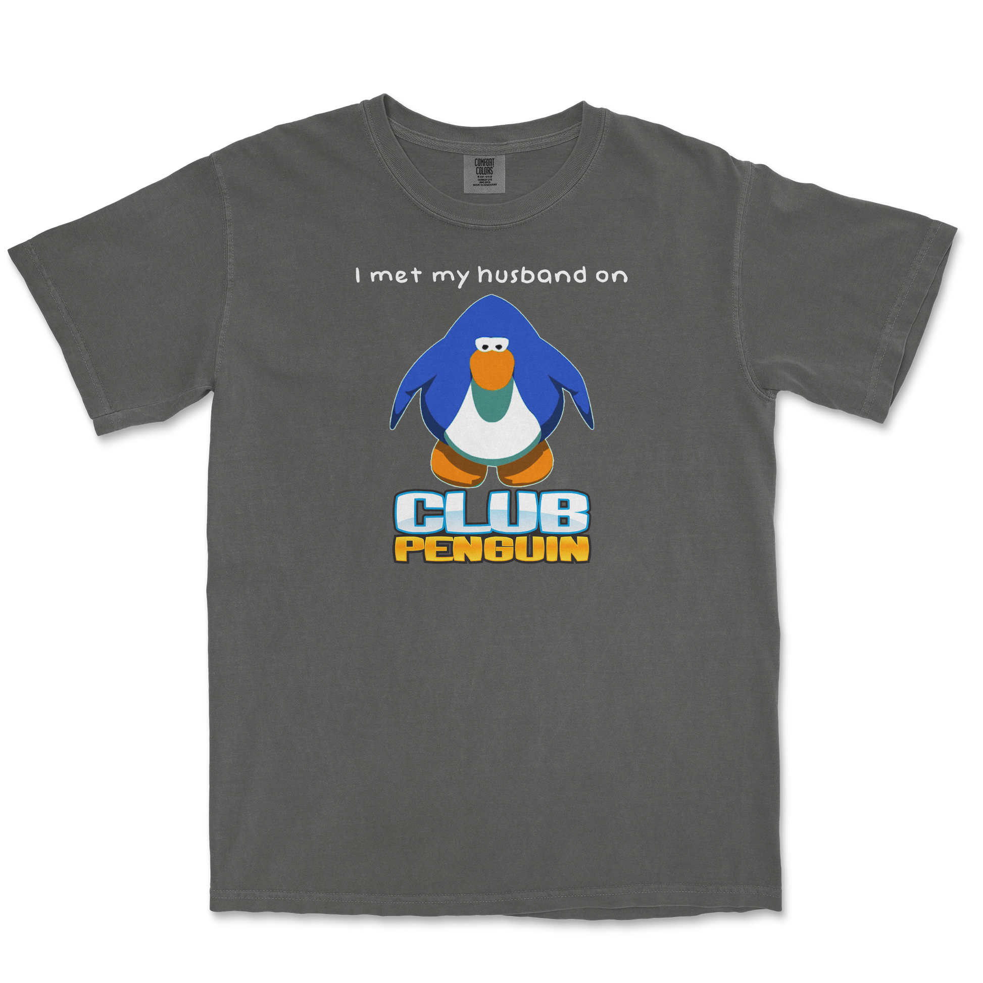 Comfort Colors T-Shirt Club Penguin Husband  in Pepper