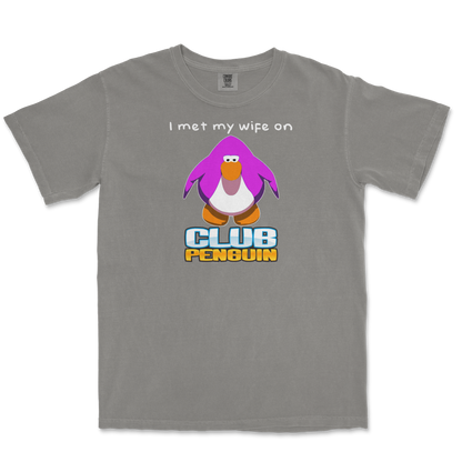 Comfort Colors T-Shirt Club Penguin Wife  in Grey