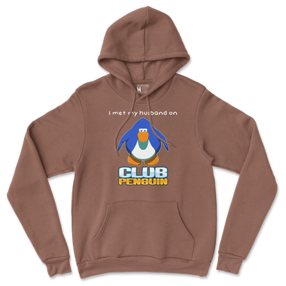 Gildan SoftStyle Hoodie Club Penguin Husband  in Cocoa